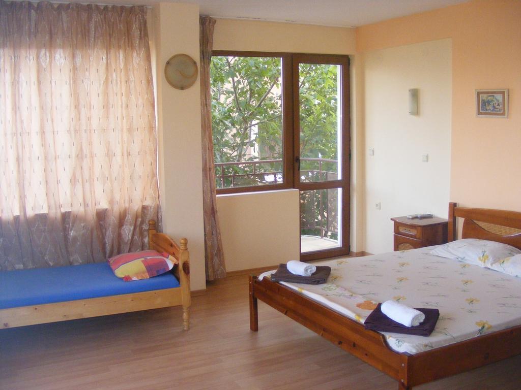 Guest House "Zora - Sarafovo" Burgas Ngoại thất bức ảnh